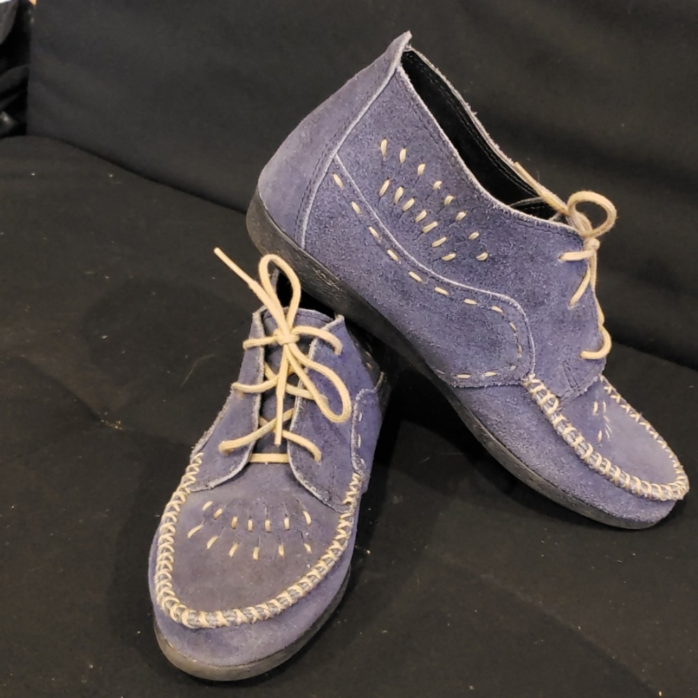 Minnetonka blue ankle moccasins